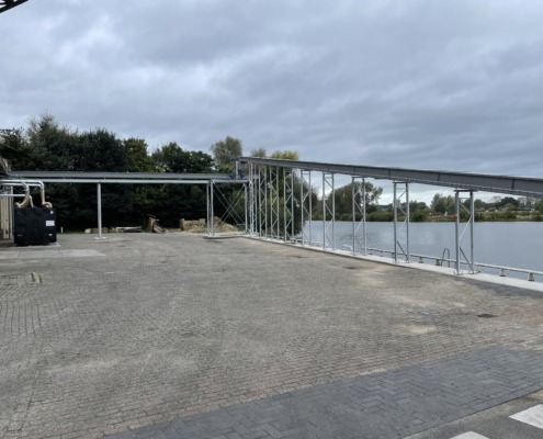 airconveyor de heus andel met water